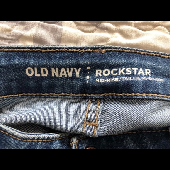 Old navy distressed rockstar jeans - Picture 6 of 6